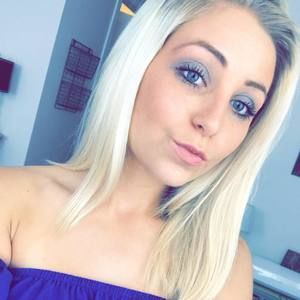 Meet your Posher, Abbey